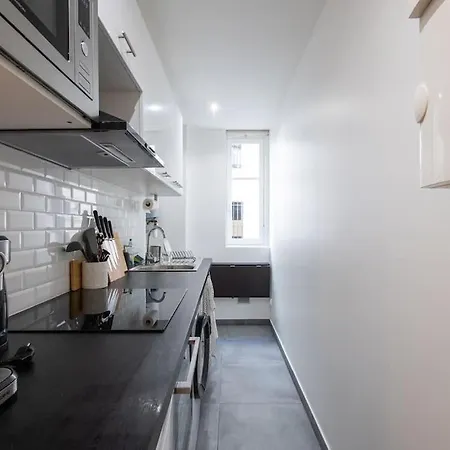 49 Rochechouart - Cozy Near Montmartre Apartment Paris