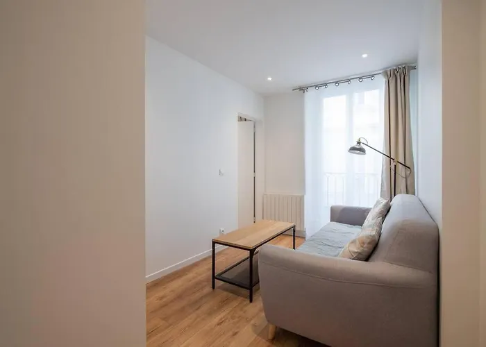 49 Rochechouart - Cozy Near Montmartre Apartman *